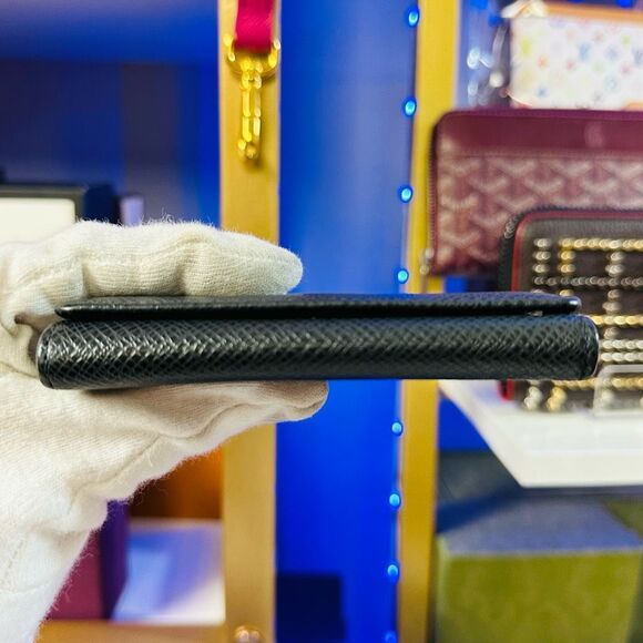 LOUIS VUITTON Black Leather Tri-fold Key Holder Case Wallet - Picture 4 of 11